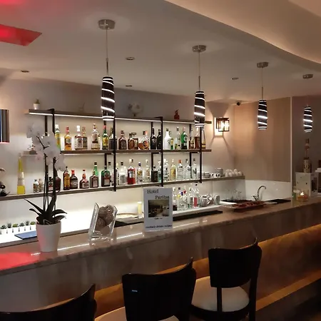 Hotel Paritsa 2*